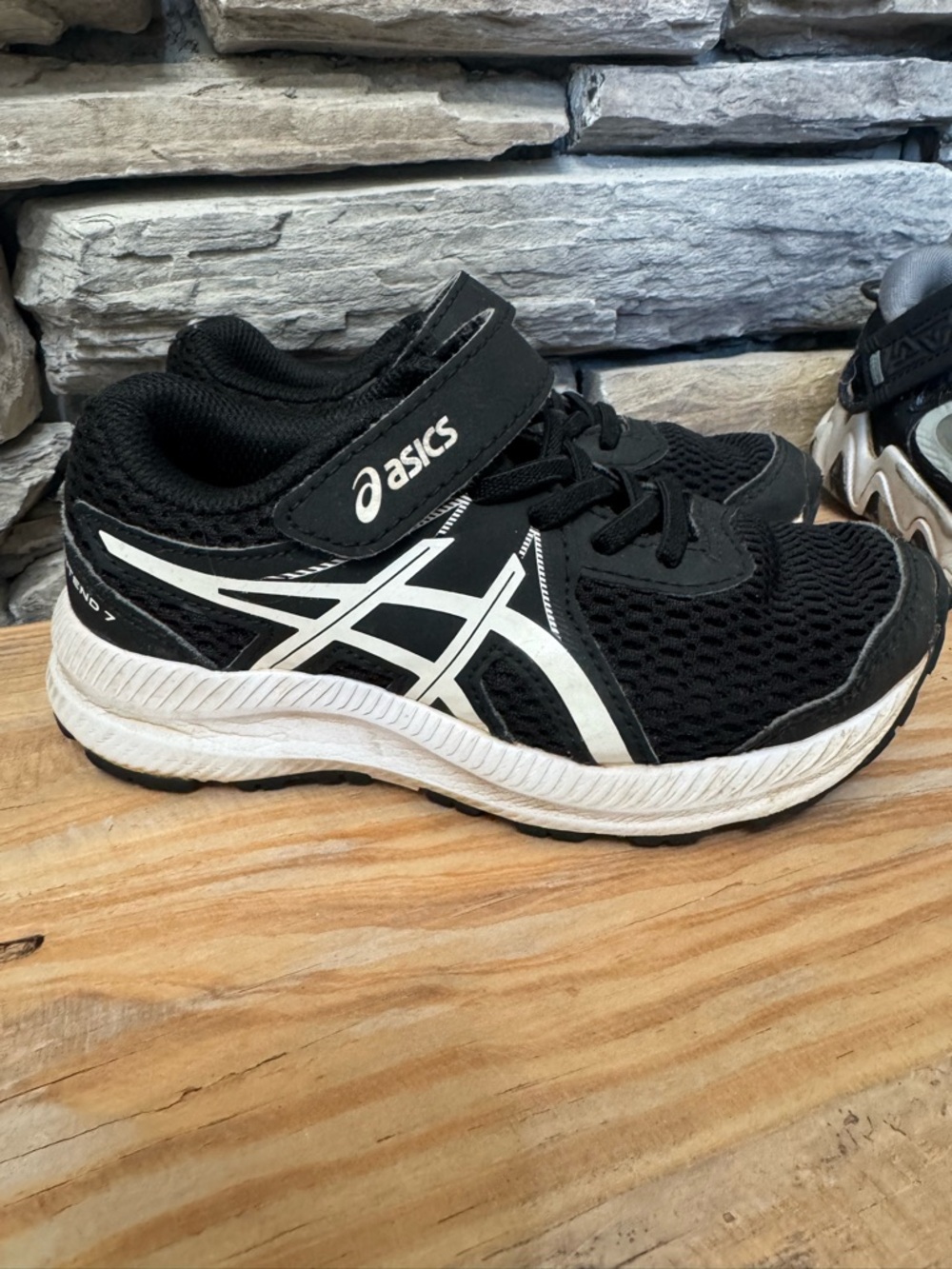 BOYS’ ASICS